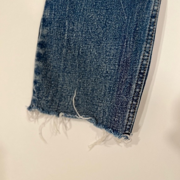 Abercrombie & Fitch Ultra High Rise Mom Jean Distressed Size 26/2R - Picture 3 of 6